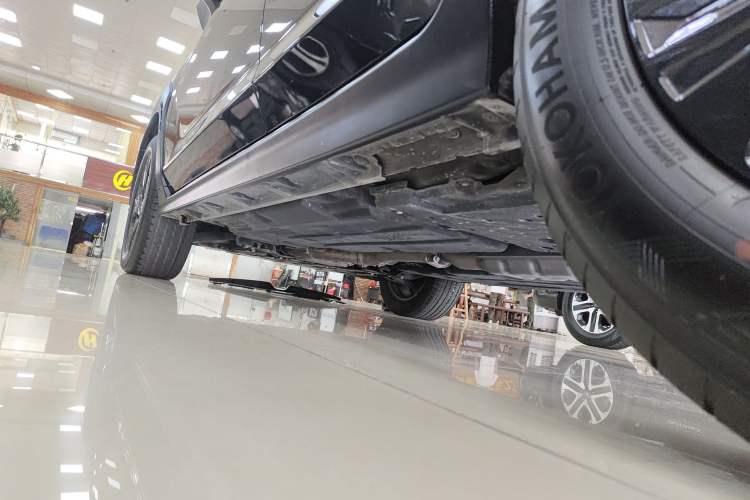 Used Subaru Solterra 2024 2.5i AWD Luxury Edition EyeSight Left Side Sill
