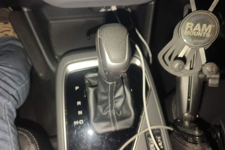 Used Subaru Solterra 2024 2.5i AWD Luxury Edition EyeSight Gear Lever