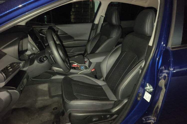 Used Subaru Solterra 2024 2.5i AWD Luxury Edition EyeSight Left Front Seat