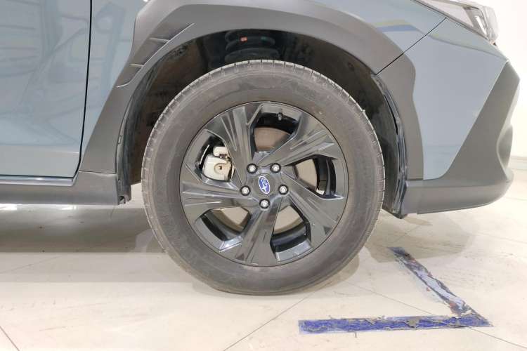 Used Subaru Solterra 2024 2.5i AWD Luxury Edition EyeSight Left Front Wheel Hub