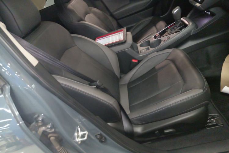 Used Subaru Solterra 2024 2.5i AWD Luxury Edition EyeSight Right Front Seat