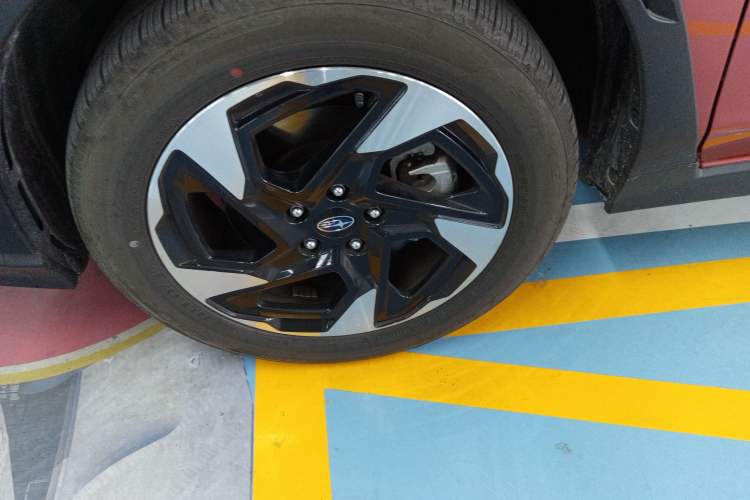 Used Subaru Solterra 2024 2.5i AWD Flagship Edition EyeSight Left Front Wheel Hub