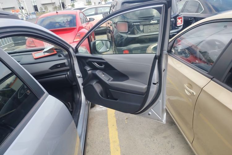 Used Subaru Solterra 2024 2.5i AWD Flagship Edition EyeSight Interior 2