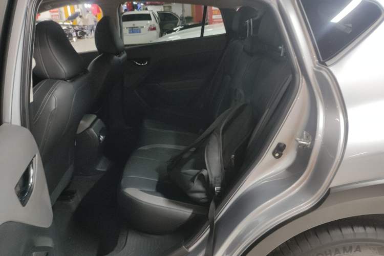 Used Subaru Solterra 2024 2.5i AWD Luxury Edition EyeSight Interior 4
