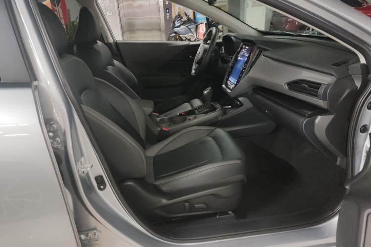 Used Subaru Solterra 2024 2.5i AWD Luxury Edition EyeSight Right Front Seat