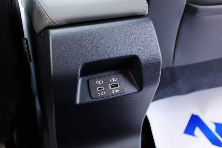 Used Subaru Solterra 2024 2.5i AWD Luxury Edition EyeSight Interior 15