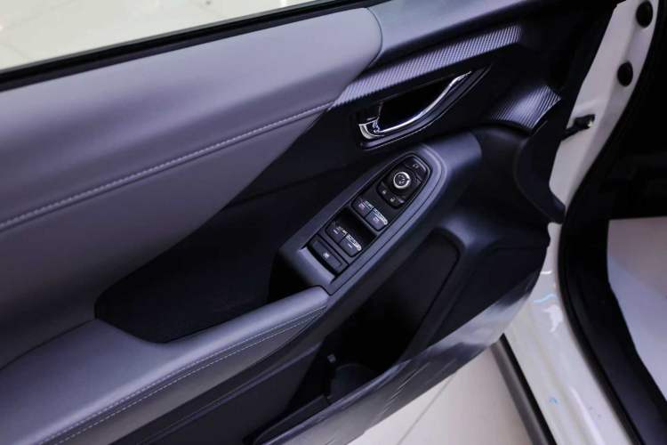 Used Subaru Solterra 2024 2.5i AWD Luxury Edition EyeSight Interior 2