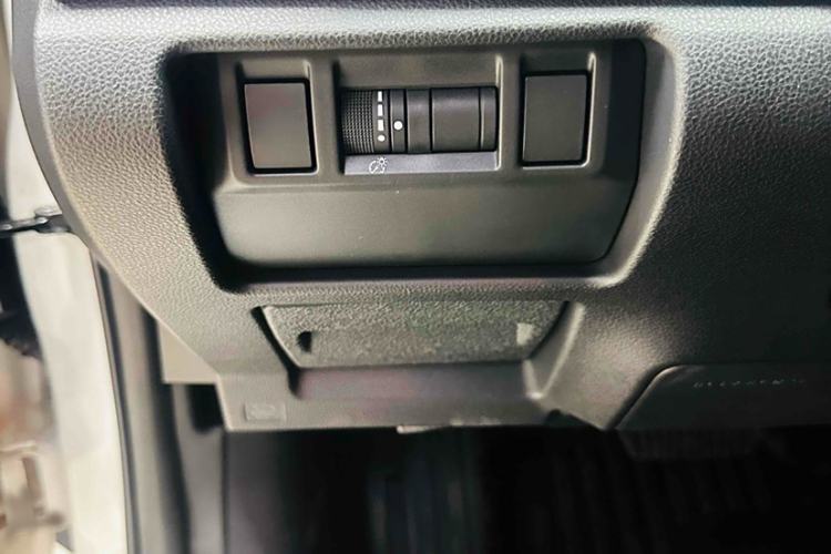 Used Subaru Solterra 2024 2.5i AWD Elite Edition EyeSight Interior 7