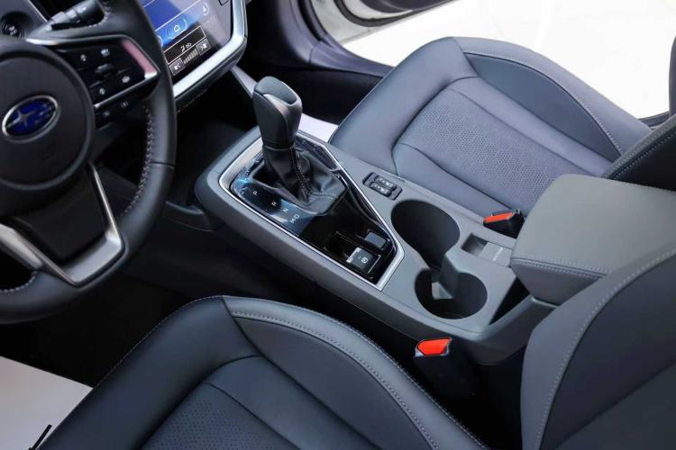 Used Subaru Solterra 2024 2.5i AWD Luxury Edition EyeSight Interior 7