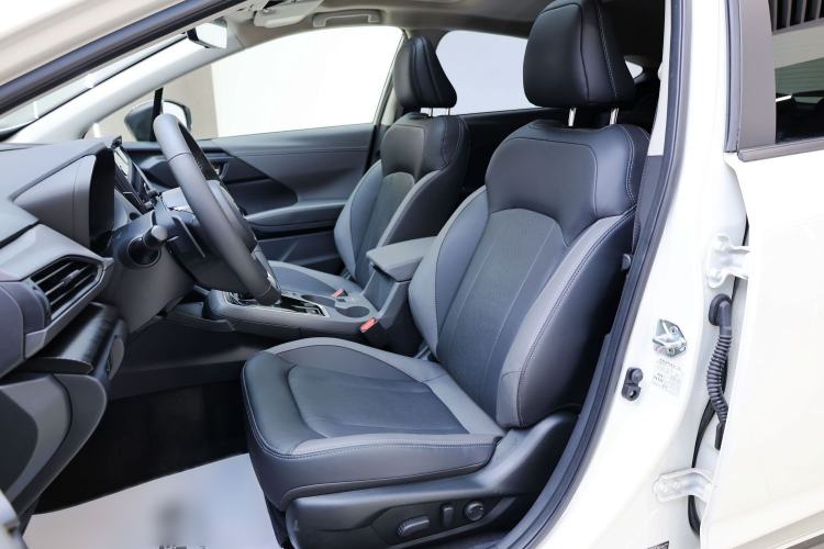 Used Subaru Solterra 2024 2.5i AWD Luxury Edition EyeSight Interior 9