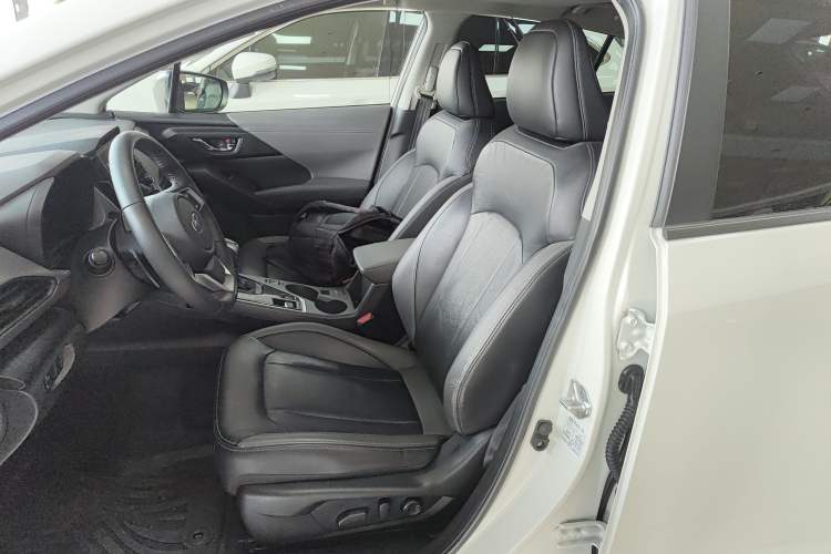 Used Subaru Solterra 2024 2.5i AWD Luxury Edition EyeSight Left Front Seat