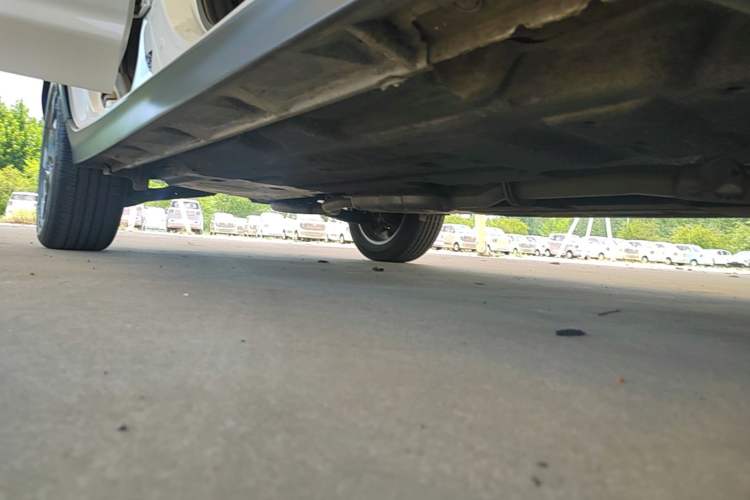 Used Subaru Solterra 2024 2.5i AWD Flagship Edition EyeSight Right Side Sill