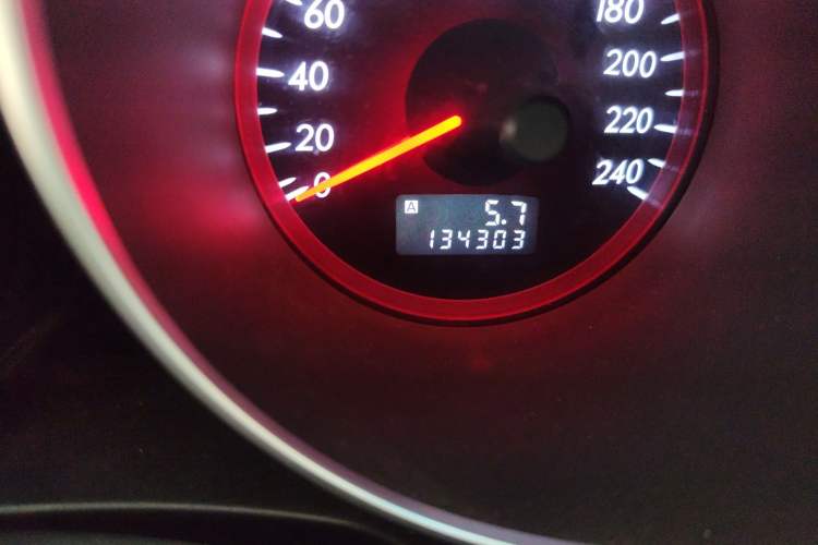 Used Subaru Tribeca 2008 3.6R Odometer Close Up