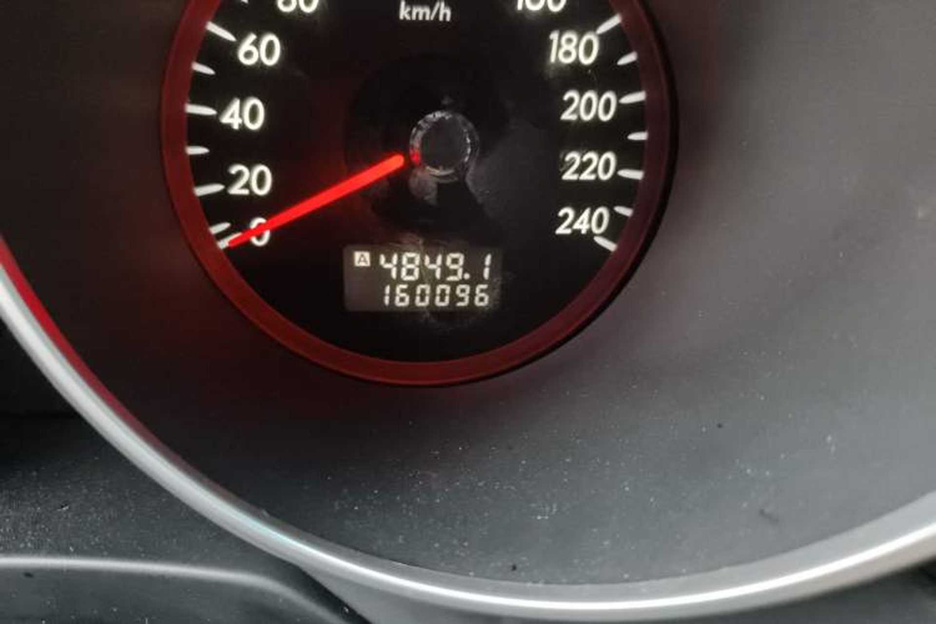 Used Subaru Tribeca 2008 3.6R Odometer Close Up