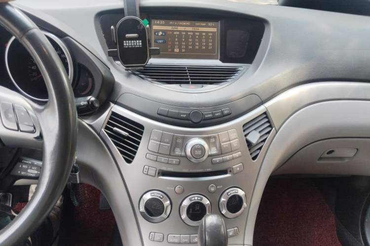 Used Subaru Tribeca 2011 3.6 7-Seater Standard Edition Audio And AC Panel