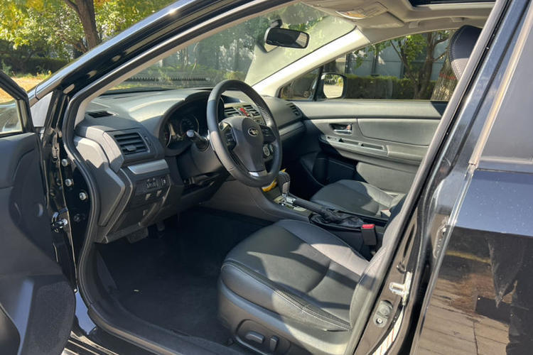 Used Subaru XV 2012 2.0i Elite Edition Interior 2