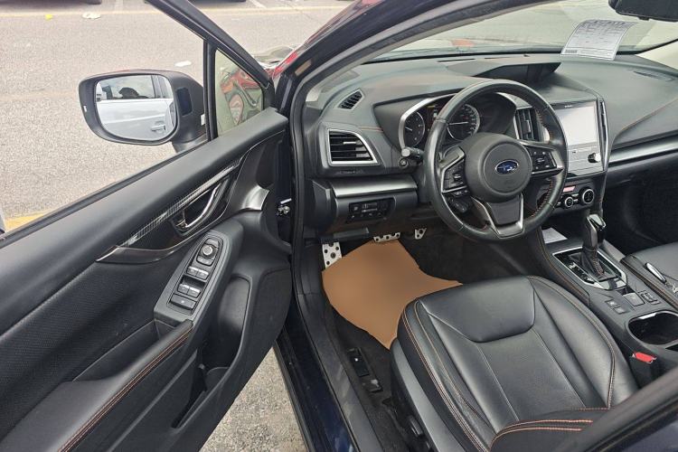 Used Subaru XV 2018 2.0i All-Wheel-Drive Prestige Edition with EyeSight Interior 3