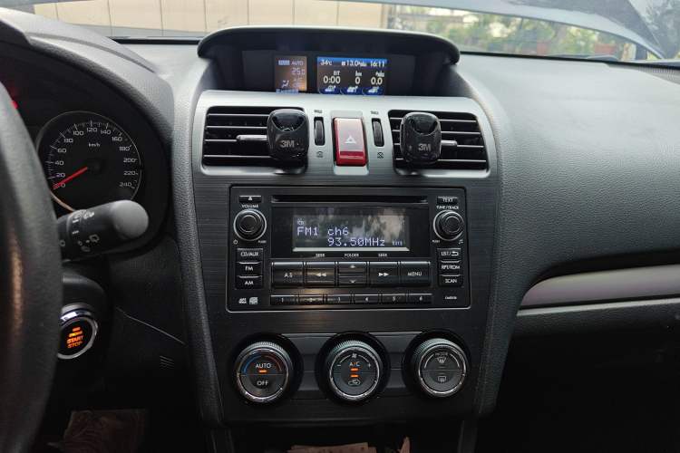 Used Subaru XV 2012 2.0i Elite Edition Audio And AC Panel