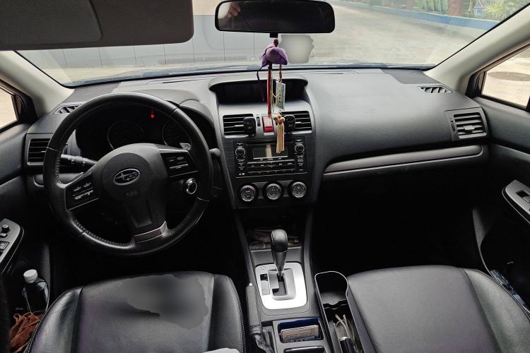 Used Subaru XV 2012 2.0i Elite Edition Center Console