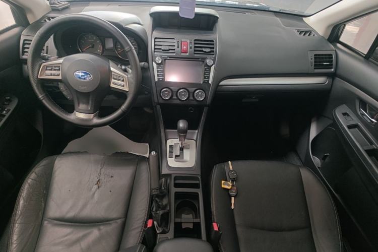 Used Subaru XV 2012 2.0i Elite Edition Center Console