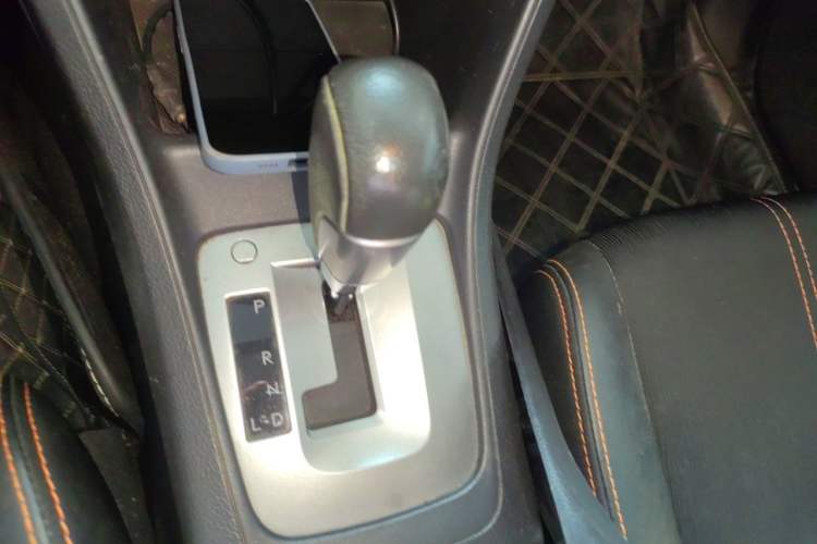 Used Subaru XV 2012 2.0i Comfort Edition Gear Lever