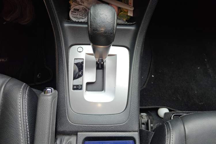 Used Subaru XV 2012 2.0i Elite Edition Gear Lever