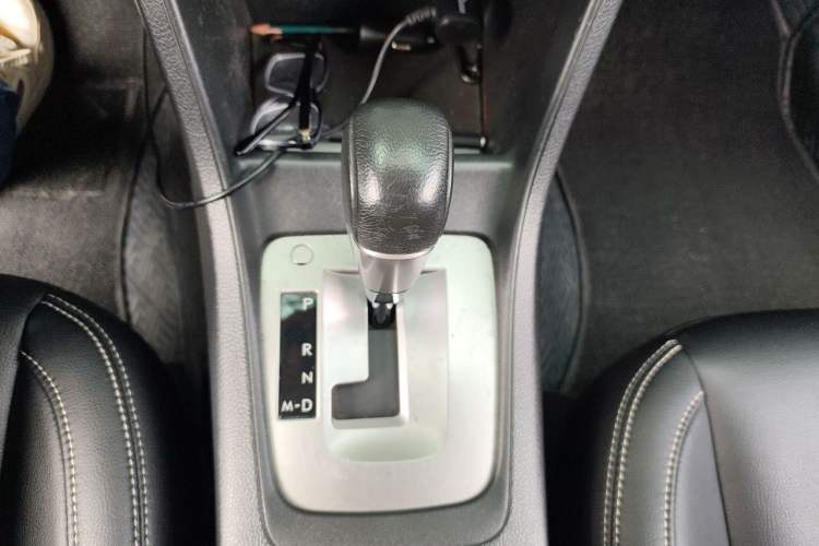 Used Subaru XV 2012 2.0i Luxury Edition Gear Lever