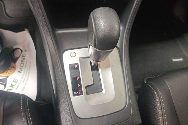 Used Subaru XV 2012 2.0i Elite Edition Gear Lever