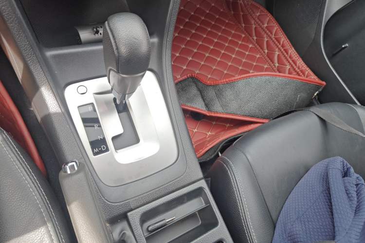 Used Subaru XV 2012 2.0i Elite Edition Gear Lever