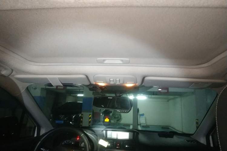 Used Subaru XV 2012 2.0i Elite Edition Headliner