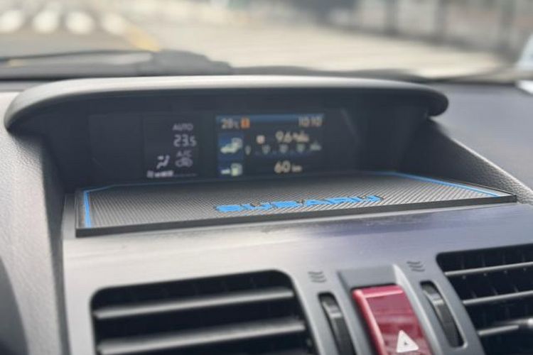 Used Subaru XV 2012 2.0i Elite Edition Interior 11