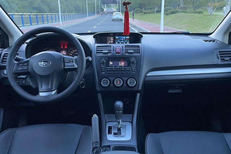 Used Subaru XV 2012 2.0i Elite Edition Interior 5