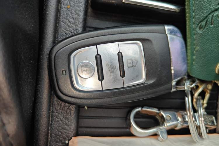 Used Subaru XV 2012 2.0i Elite Edition Vehicle Key