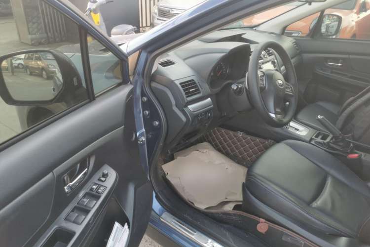 Used Subaru XV 2012 2.0i Elite Navigation Edition Driver Seat