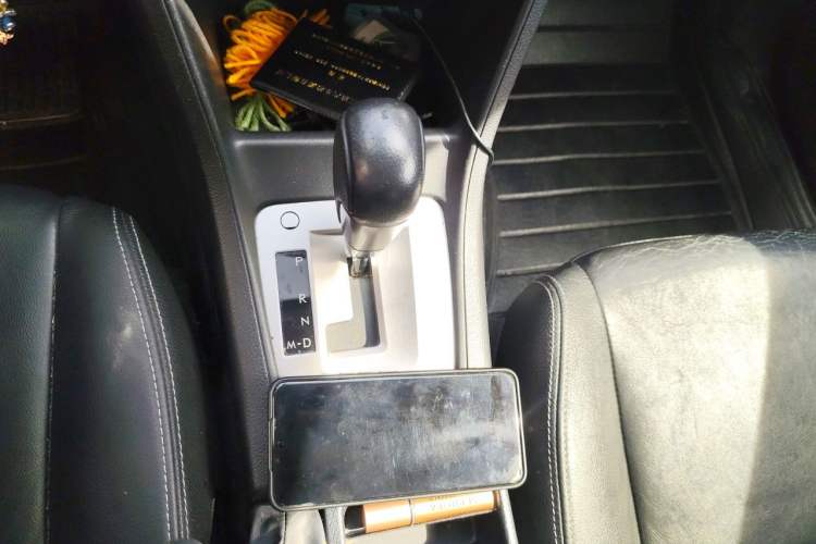 Used Subaru XV 2012 2.0i Elite Edition Gear Lever