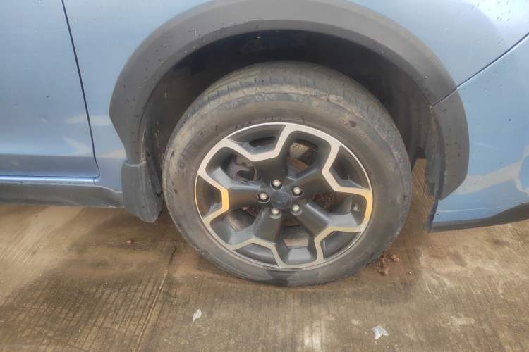 Used Subaru XV 2012 2.0i Luxury Navigation Edition Right Front Wheel Hub