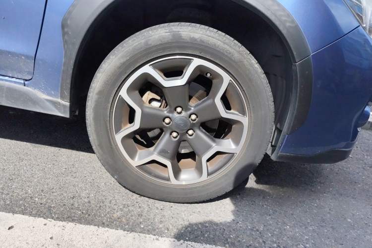 Used Subaru XV 2012 2.0i Elite Edition Right Front Wheel Hub