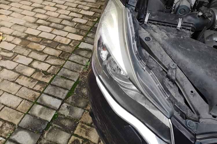 Used Subaru XV 2012 2.0i Luxury Edition Right Front Headlight