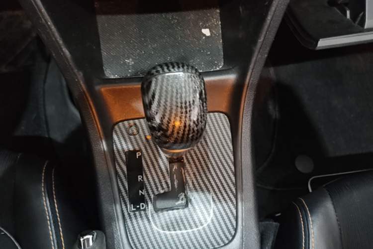 Used Subaru XV 2012 2.0i Comfort Edition Gear Lever