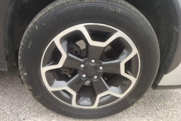 Used Subaru XV 2012 2.0i Comfort Edition Right Front Wheel Hub
