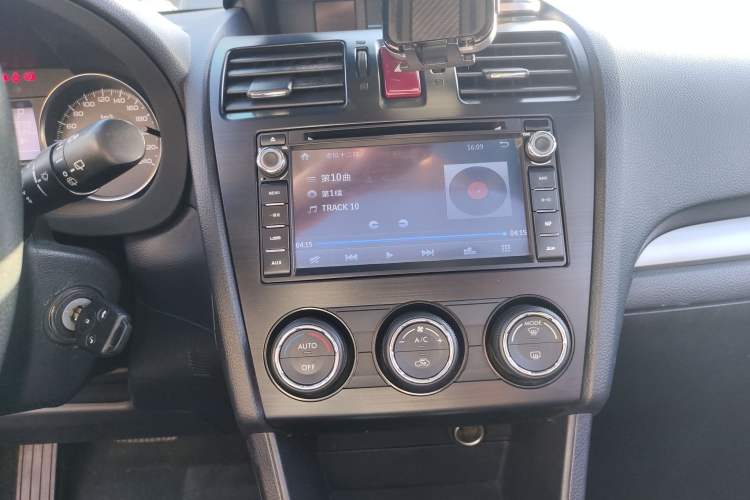 Used Subaru XV 2012 2.0i Luxury Edition Audio And AC Panel