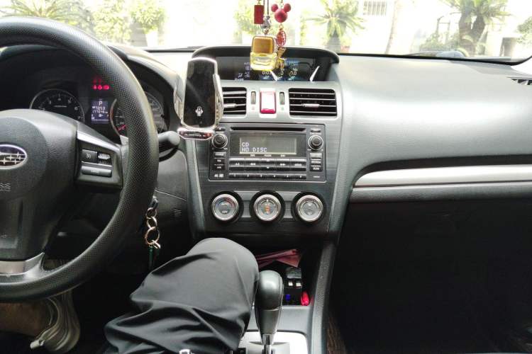 Used Subaru XV 2012 2.0i Luxury Edition Audio And AC Panel