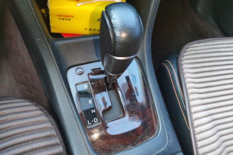 Used Subaru XV 2012 2.0i Comfort Edition Gear Lever