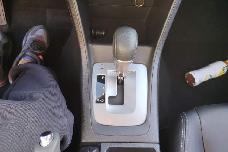 Used Subaru XV 2012 2.0i Luxury Edition Gear Lever