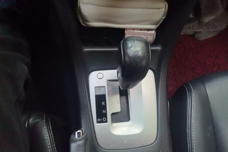 Used Subaru XV 2012 2.0i Elite Edition Gear Lever