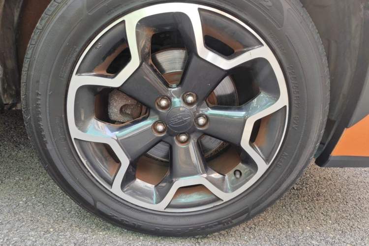 Used Subaru XV 2012 2.0i Comfort Edition Right Front Wheel Hub