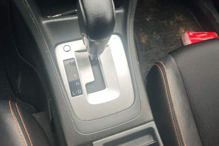 Used Subaru XV 2012 2.0i Comfort Edition Gear Lever