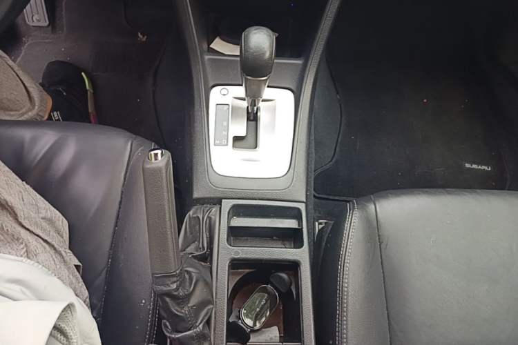 Used Subaru XV 2012 2.0i Luxury Edition Gear Lever
