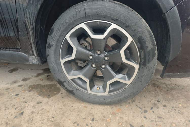 Used Subaru XV 2012 2.0i Comfort Edition Right Front Wheel Hub