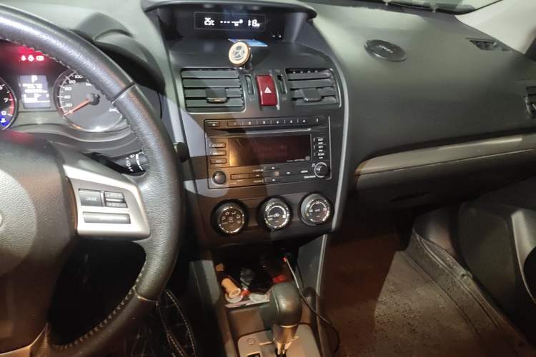 Used Subaru XV 2012 2.0i Comfort Edition Audio And AC Panel